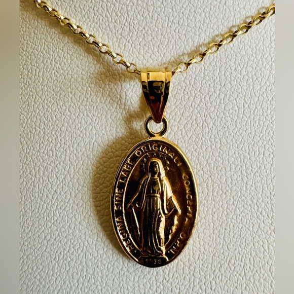 Religious (Mama Mary) Pendant. 💛 Real 18(18k) Karat Solid Gold Jewelry - Picture 2 of 8
